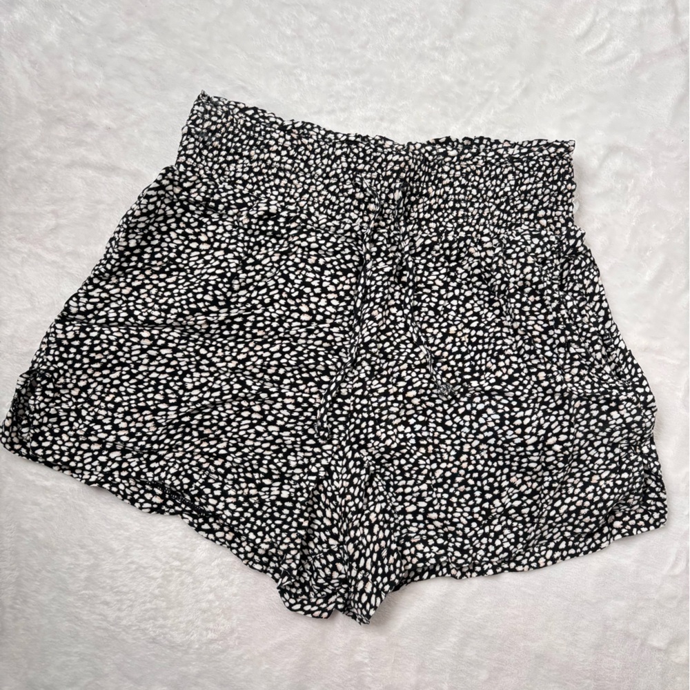 Abercrombie & Fitch High Waist Black and White Patterned Shorts